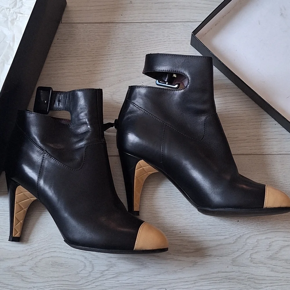 Chanel Boots Size 37 Coco Mark CC Logo Short Strap High Heel Bicolor